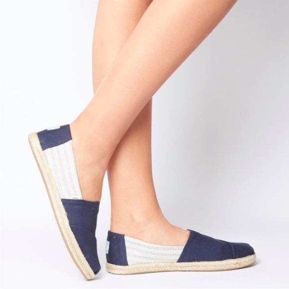 Toms Classic Espadrille Navy Blue University Stripes size 9.5 - Picture 1 of 8